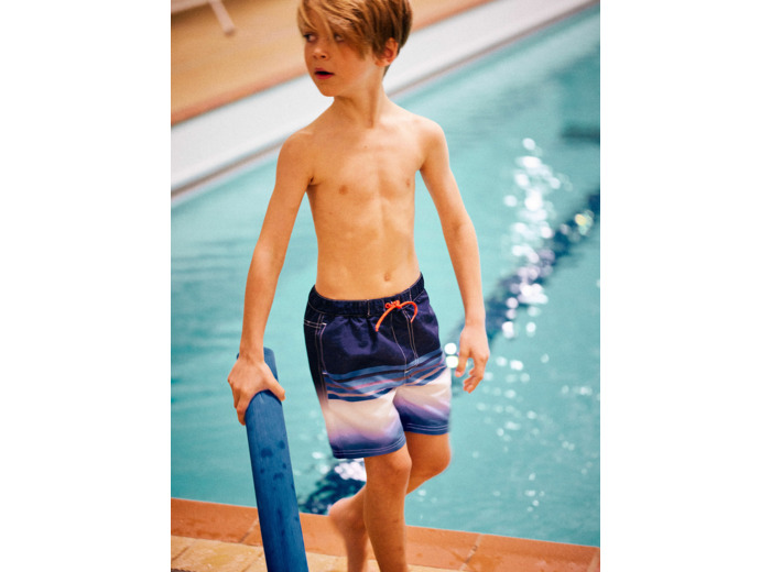 Short de bain bleu dégradé à rayures rouge enfant garçon