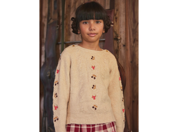 Pull en maille torsadée brodé