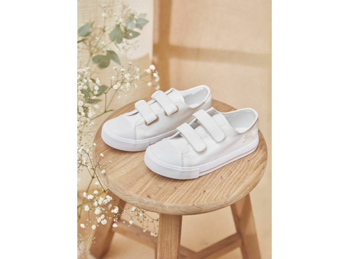 Baskets blanches scratchs