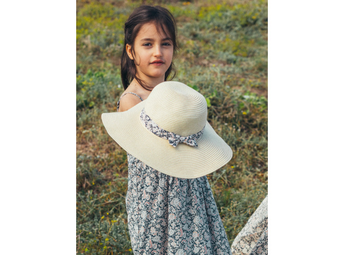 Chapeau en paille avec noeud