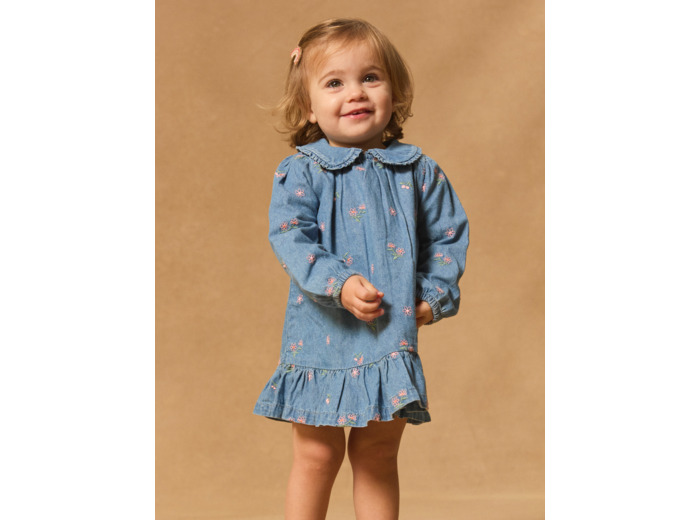 Robe en jean fleuri